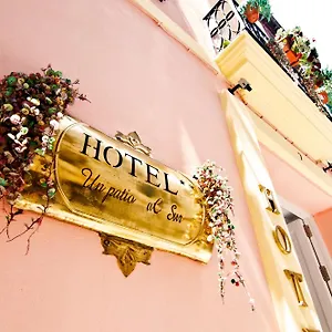 Otel Un Patio Al Sur